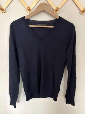 Club Monaco Women's Navy V-Neck Sweater